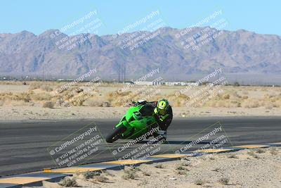 media/Jan-10-2025-CVMA Friday Practice (Fri) [[489e0da257]]/Group 4 and Trackday/Session 2 (Turn 4 Inside)/